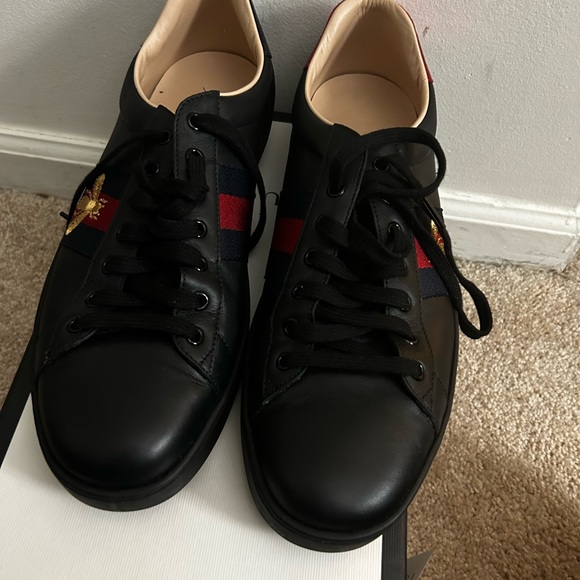 Men Gucci sneakers size 12 barely worn still in good condition - Picture 6 of 6